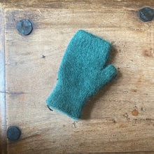 Load image into Gallery viewer, Penelope Durston Child Sloves - short cuff