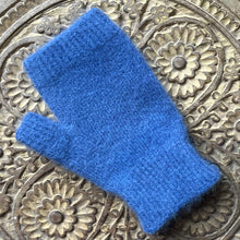 Load image into Gallery viewer, Penelope Durston Sloves - short cuff