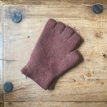 Load image into Gallery viewer, Penelope Durston Fingerless Gloves - short cuff