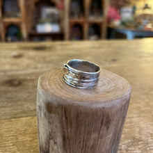 Load image into Gallery viewer, Silver Ring G191