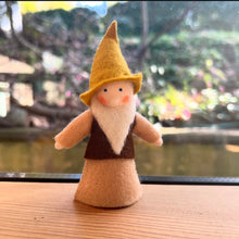 Load image into Gallery viewer, Ambrosius Gnome (large) - pointy hat