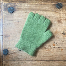 Load image into Gallery viewer, Penelope Durston Fingerless Gloves - short cuff