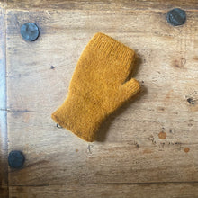 Load image into Gallery viewer, Penelope Durston Child Sloves - short cuff