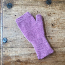 Load image into Gallery viewer, Penelope Durston Sloves - medium cuff