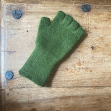 Load image into Gallery viewer, Penelope Durston Fingerless Gloves - medium cuff