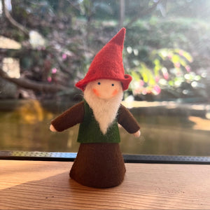 Ambrosius Gnome (large) - pointy hat