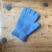Load image into Gallery viewer, Penelope Durston Fingerless Gloves - short cuff