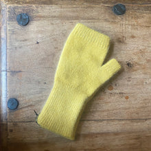 Load image into Gallery viewer, Penelope Durston Sloves - medium cuff