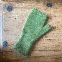 Load image into Gallery viewer, Penelope Durston Sloves - medium cuff