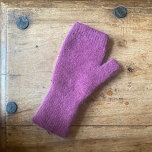 Load image into Gallery viewer, Penelope Durston Sloves - medium cuff