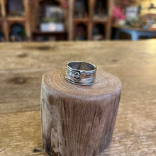 Load image into Gallery viewer, Silver Ring G191