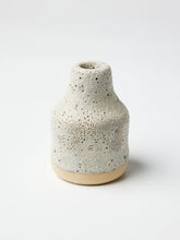 Load image into Gallery viewer, Jones &amp; Co Bijou Robuste Mini Vase
