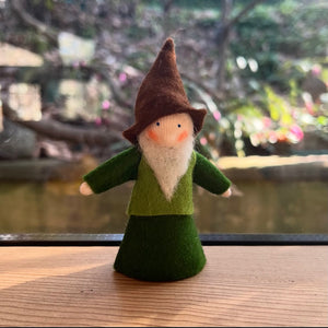 Ambrosius Gnome (large) - pointy hat