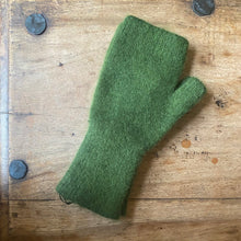 Load image into Gallery viewer, Penelope Durston Sloves - medium cuff