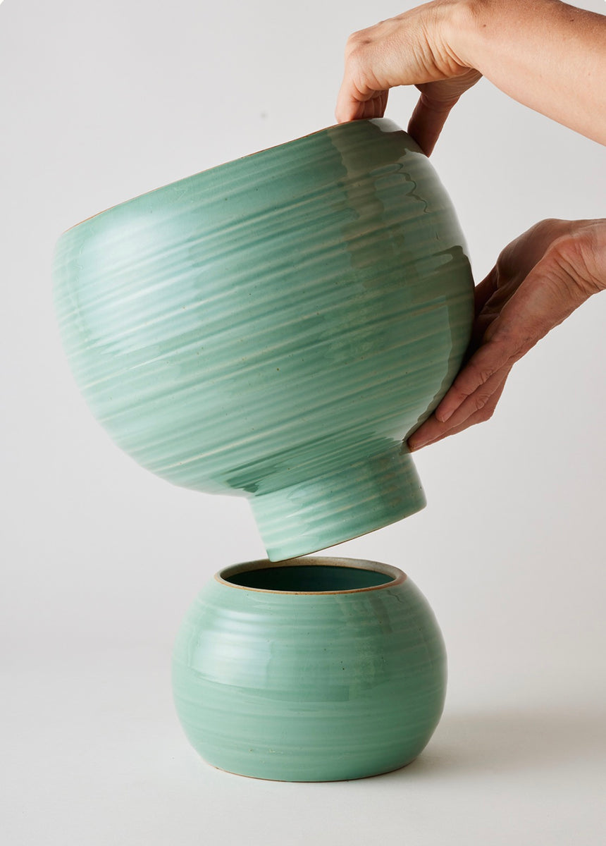 Angus & Celeste Spherical Plant Pot Large - Celadon Green Crackle – Epoche