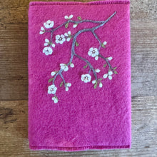 Load image into Gallery viewer, Button &amp; Bean Felt Journal