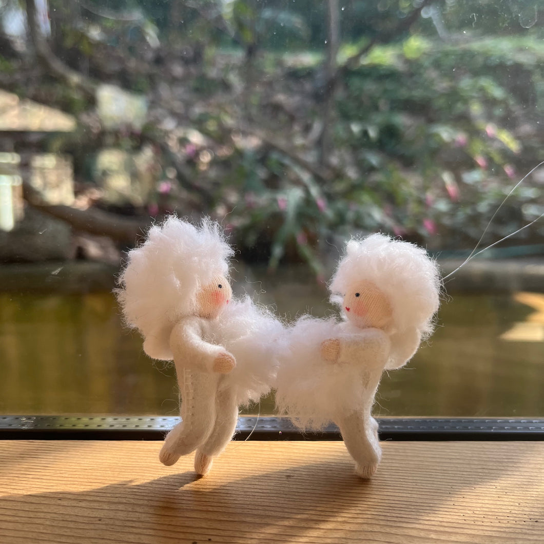 Ambrosius Hanging Snowball Fairy