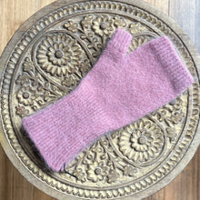 Load image into Gallery viewer, Penelope Durston Sloves - medium cuff