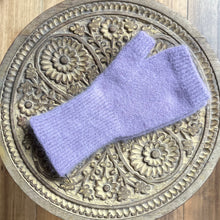 Load image into Gallery viewer, Penelope Durston Sloves - medium cuff