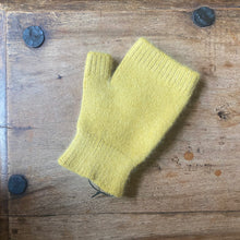 Load image into Gallery viewer, Penelope Durston Sloves - short cuff