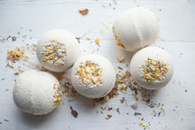 Load image into Gallery viewer, Natural Vegan Bath Bomb - assorted