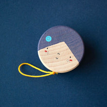 Load image into Gallery viewer, Londji Wooden Yo-yo Best Friends (assorted)