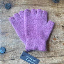 Load image into Gallery viewer, Penelope Durston Fingerless Gloves - short cuff