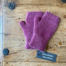 Load image into Gallery viewer, Penelope Durston Child Sloves - short cuff