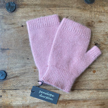 Load image into Gallery viewer, Penelope Durston Sloves - short cuff