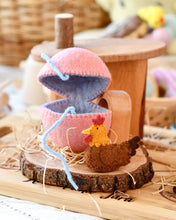 Load image into Gallery viewer, Tara Treasures Felt Surprise Egg with animal inside