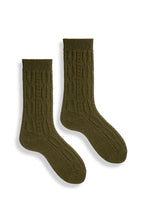 Load image into Gallery viewer, Women&#39;s wool cashmere chunky cable crew socks