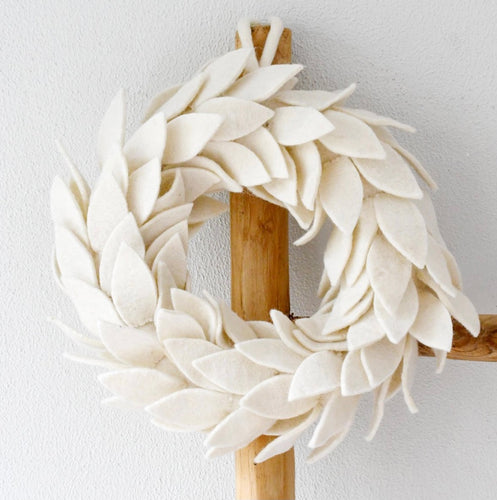 Tara Treasures Felt Leaves Wreath - White