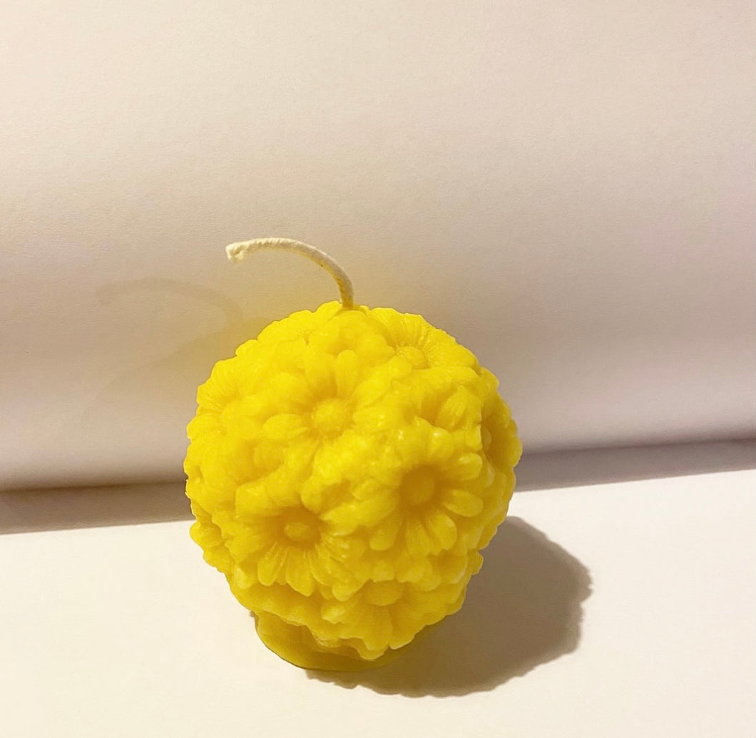 Beeswax Candle - Daisy ball