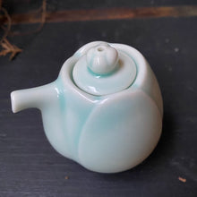 Load image into Gallery viewer, Lotus Soy Pot