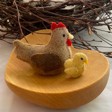 Load image into Gallery viewer, Felt Hen
