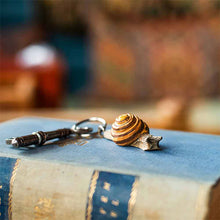 Load image into Gallery viewer, Wildlife Garden Snail keyring